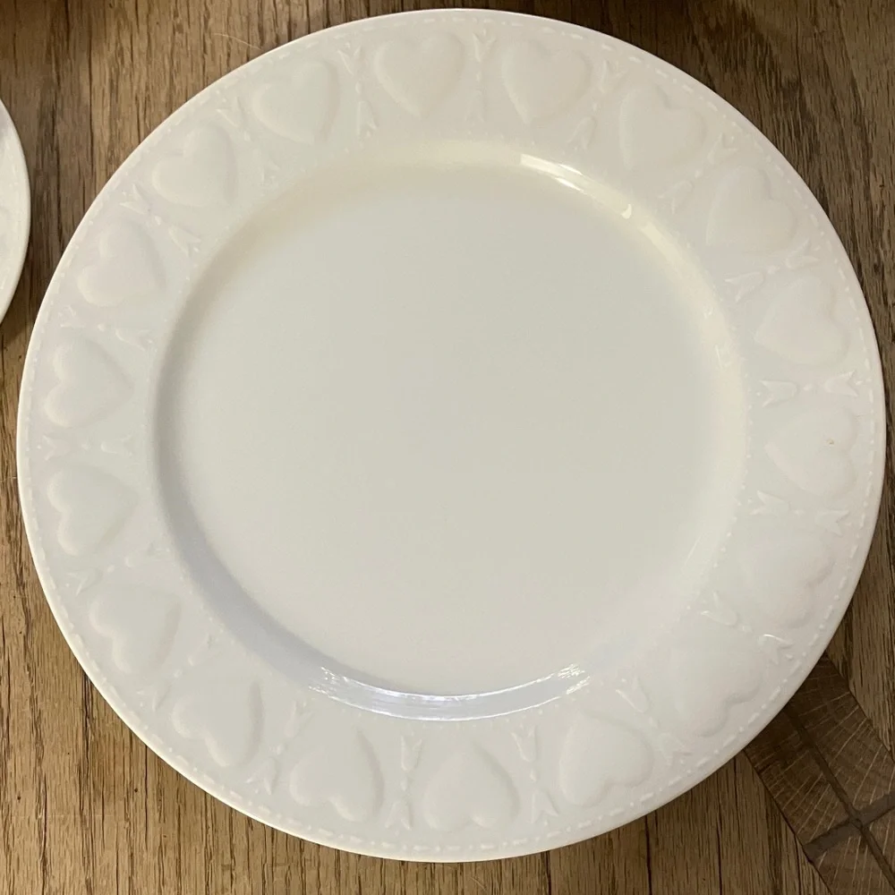 Williams Sonoma Heart-Embellished White Dinnerware Set